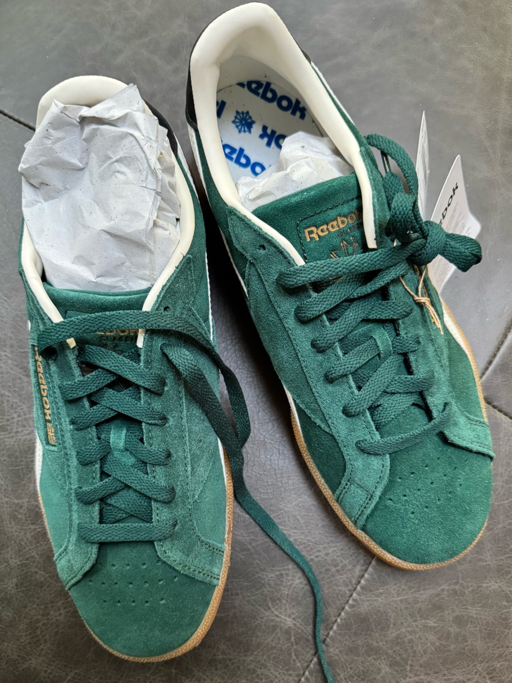 Reebok Suede Low-Top Sneakers with Gum Sole collegiate green 11.5 women /10Mens - Picture 8 of 15